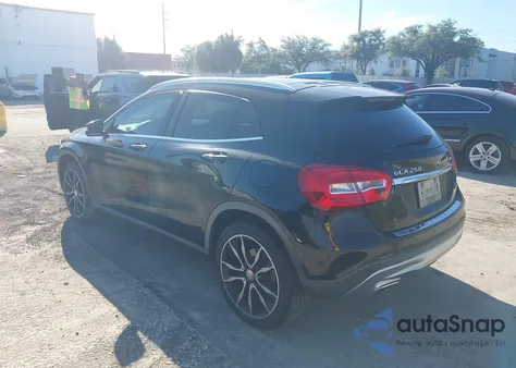 2016 Mercedes-Benz Gla 250 4Matic z USA, uszkodzony, nr VIN WDCTG4GB2GJ251642